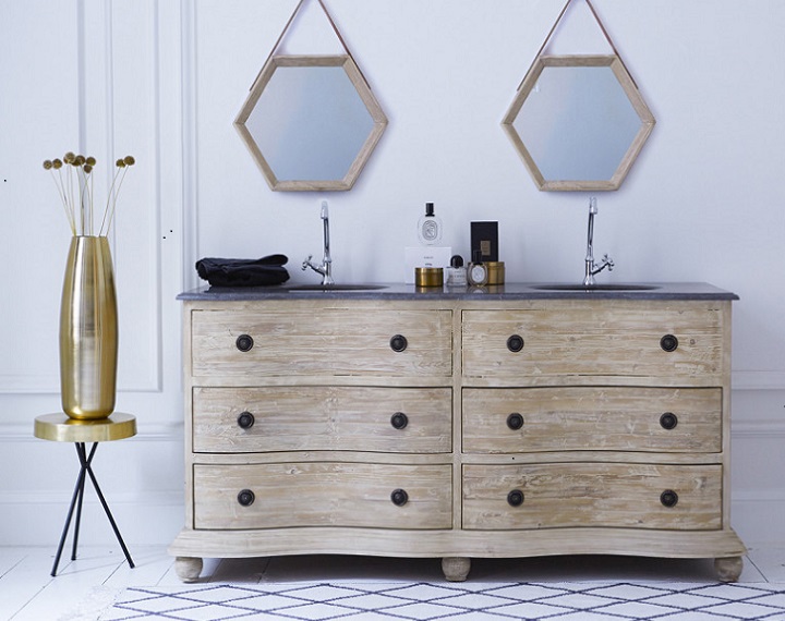 mueble-de-pino-con-lavabos-de-piedra
