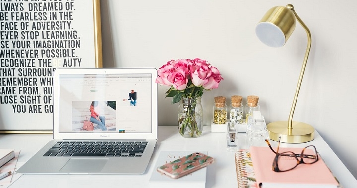 Cómo decorar con flores tu oficina en casa