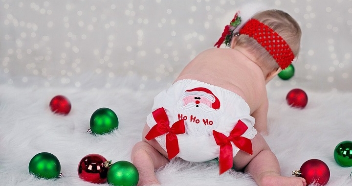 Ideas para darle un toque navideño a la habitación de un bebé