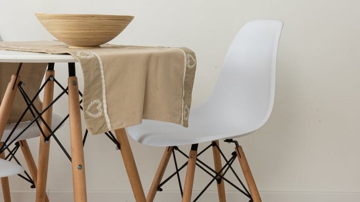 mesa-pequena-en-blanco