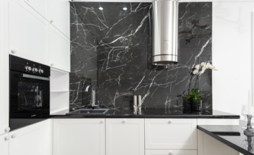 Paredes en mármol para decorar casas elegantes