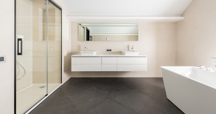 5 tipos de mamparas de baño para duchas