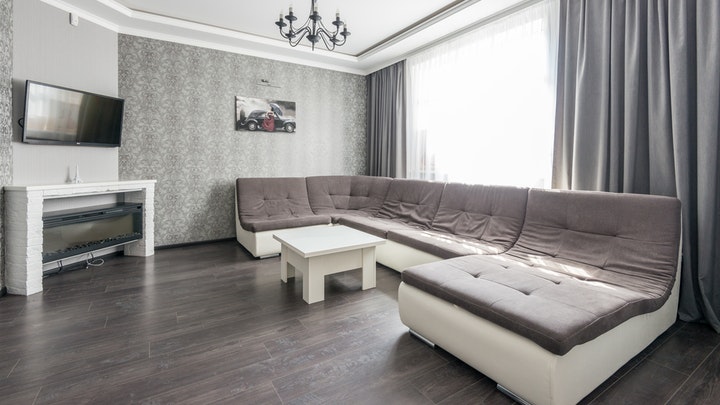 sofa-grande-en-el-salon